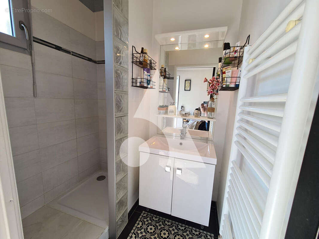 Maison à CRECY-LA-CHAPELLE