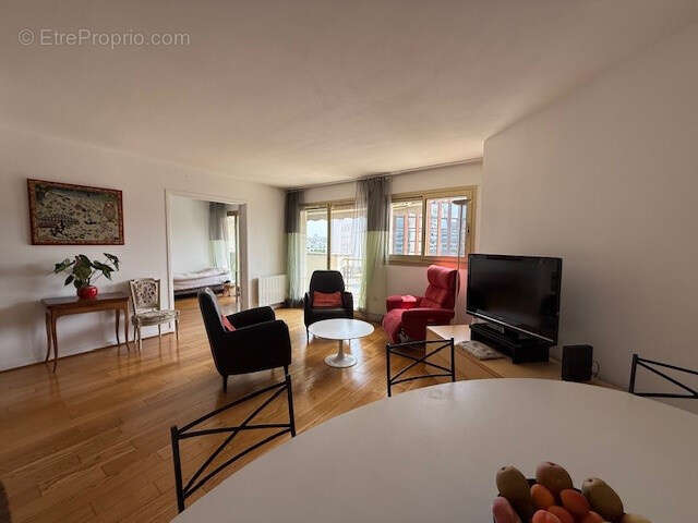 Appartement à LEVALLOIS-PERRET