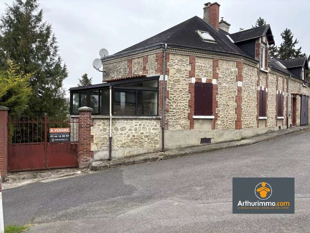 Maison à LONGUEVAL-BARBONVAL