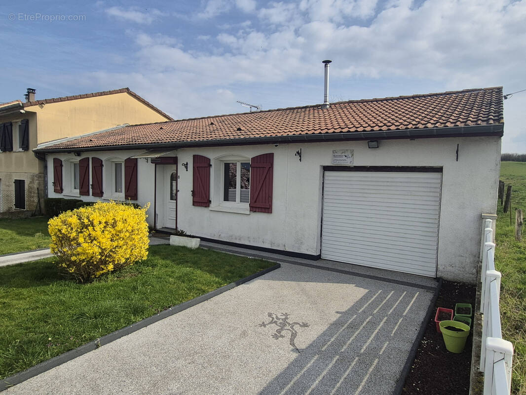 Maison à CHENICOURT