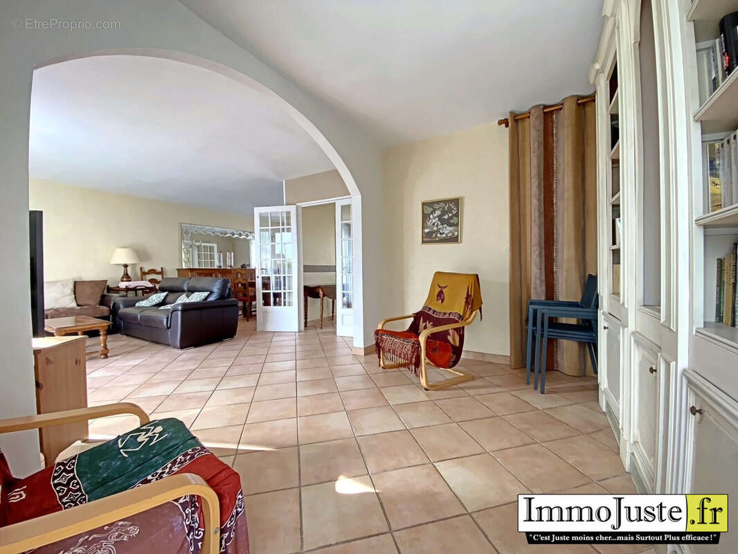 Maison à LES ESSARTS-LE-ROI