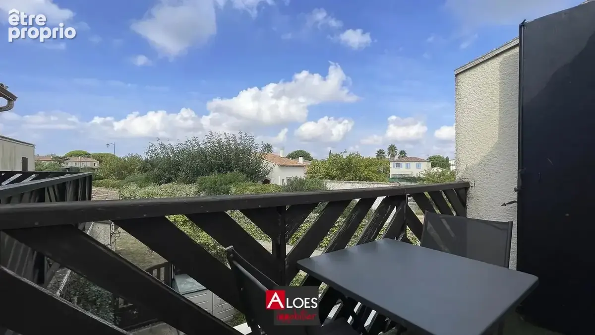 Studio Aigues-Mortes avec mezzanie et terrasse - photo 8