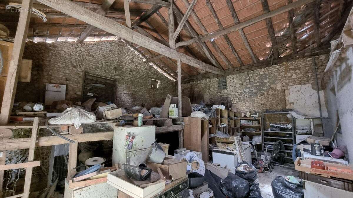 Maison à SAINT-AMAND-DE-VERGT