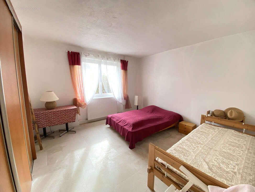 Maison à SAINT-MARTIN-DU-PUY