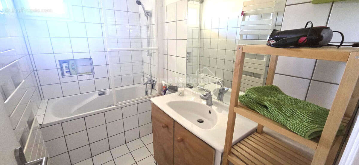 COUP DE COEUR AU ROVE pour cette jolie maison de ville de type 3/4 de 110 m² avec terrasse !!! - photo 8