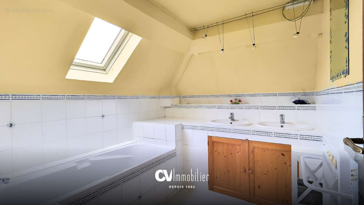 Maison à SAINT-PIERRE-DU-VAUVRAY