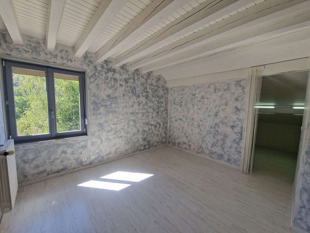 Maison La Cluse Et Mijoux 6 pièce(s) 218 m2 - photo 9