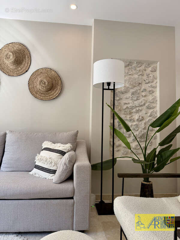 Maison avec Jardin dans le VIEIL ANTIBES - photo 6