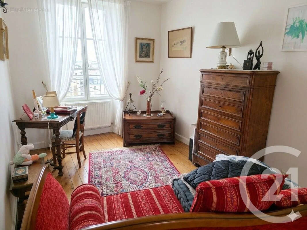Maison à MONTAGNY-SAINTE-FELICITE