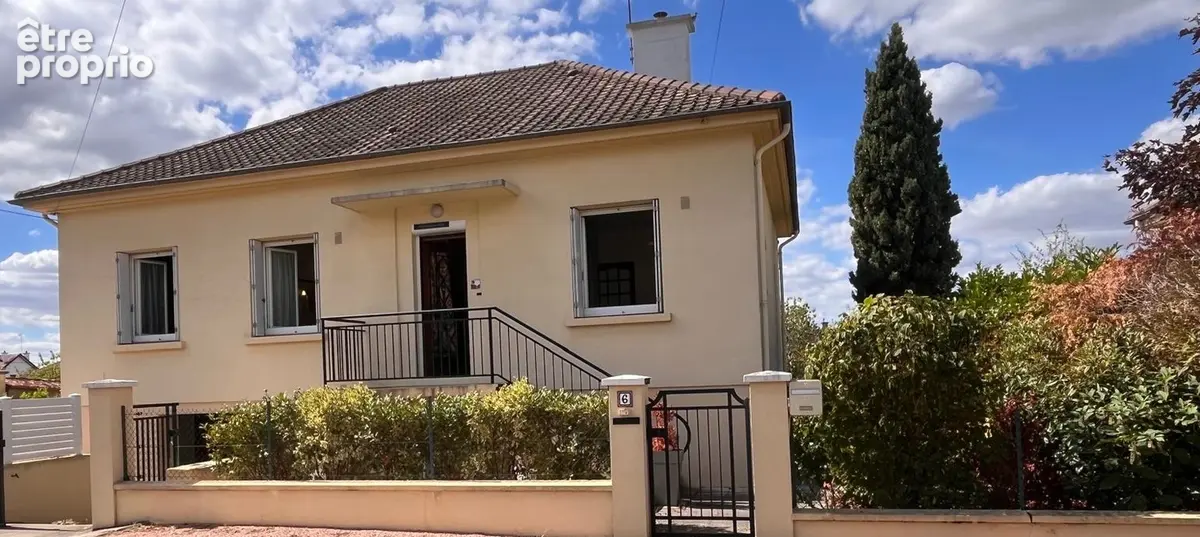Maison à YZEURE