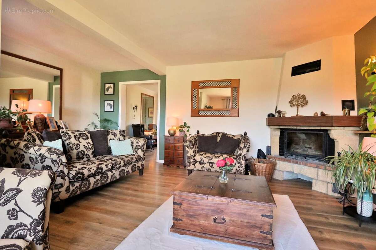 Maison à AURIONS-IDERNES