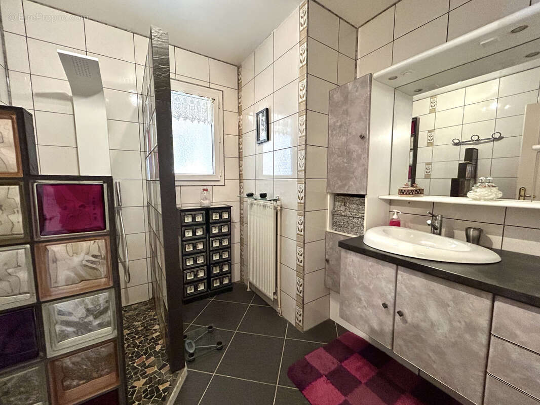 Maison à SURY-LE-COMTAL