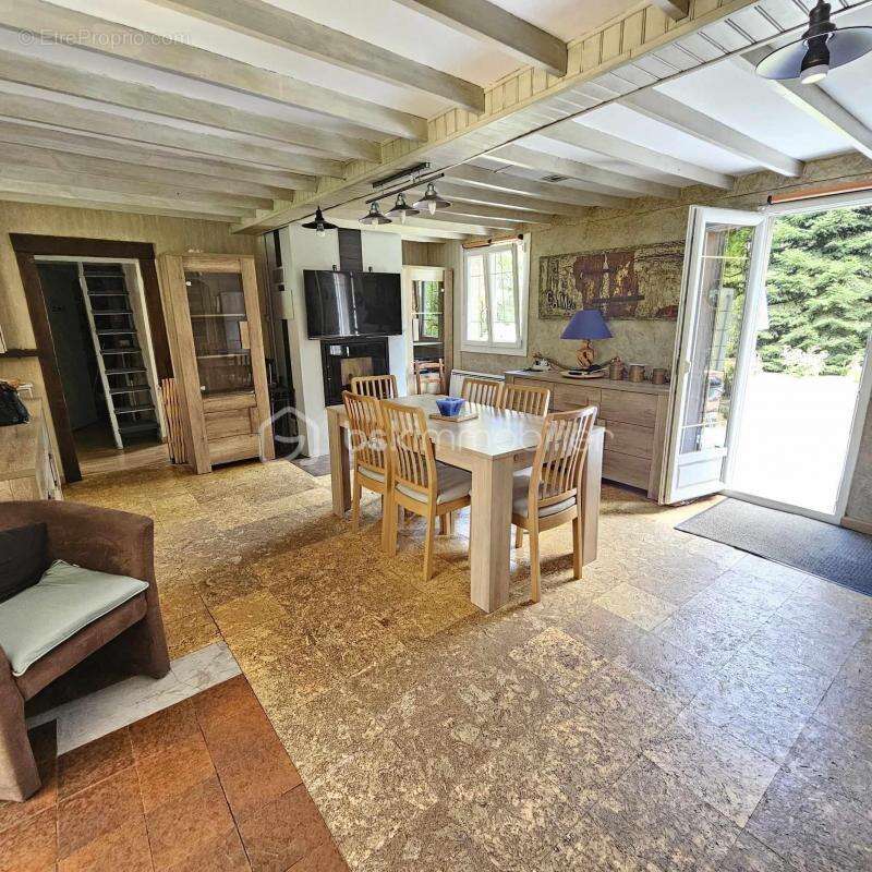 Maison à SAINTE-GAUBURGE-SAINTE-COLOMBE