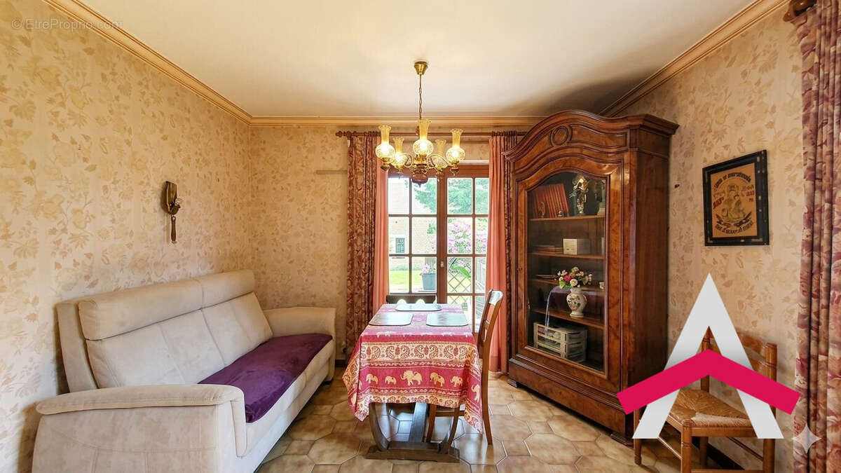 Maison à WOLFERSDORF