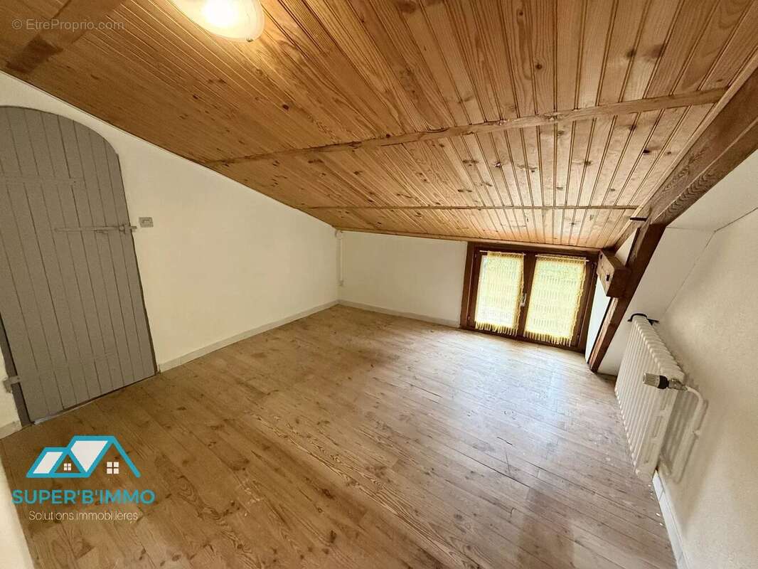 Maison à VILLENEUVE-D&#039;ALLIER