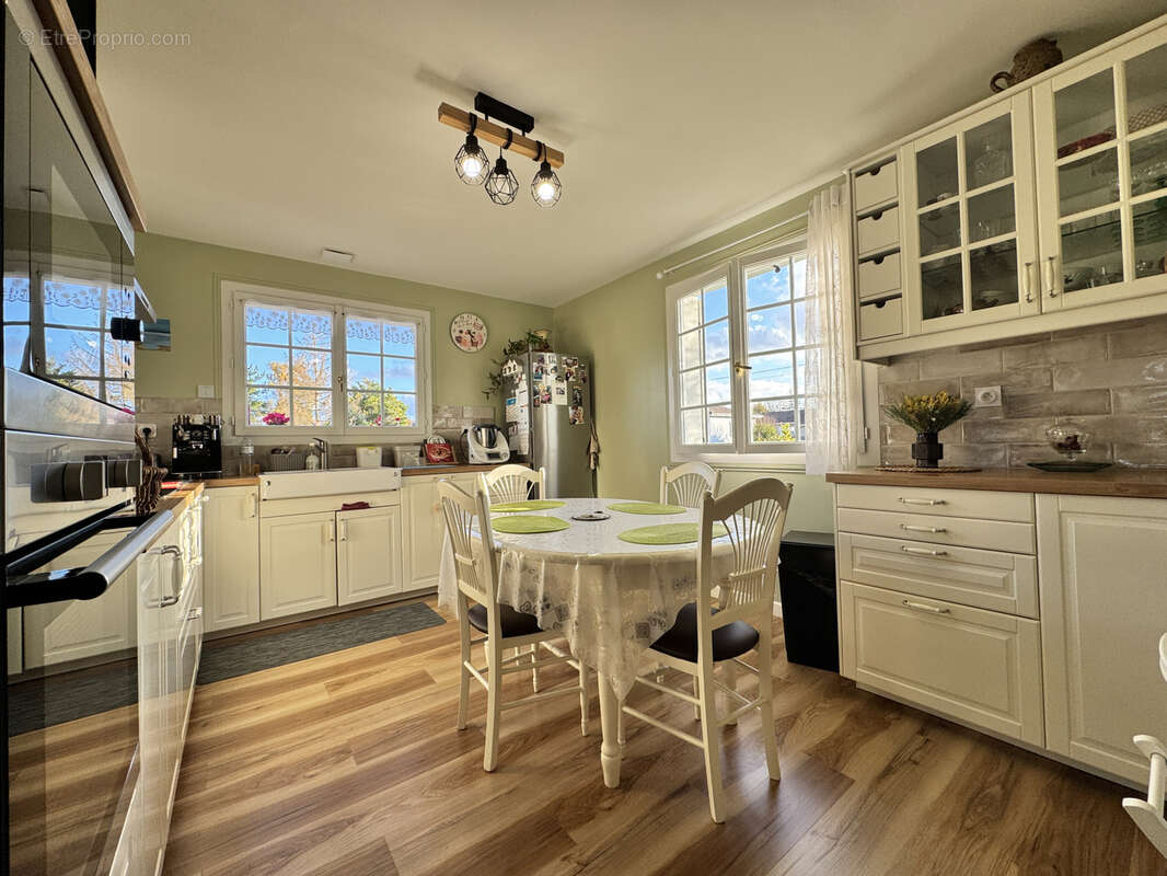 Maison à BARBEZIEUX-SAINT-HILAIRE