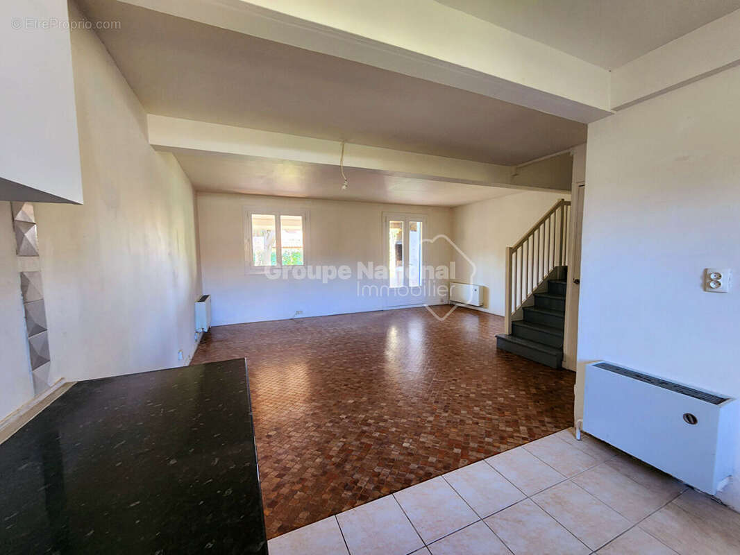 Maison à SAINT-MARTIN-DE-CRAU