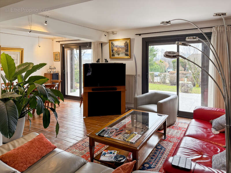 Maison à PREVESSIN-MOENS