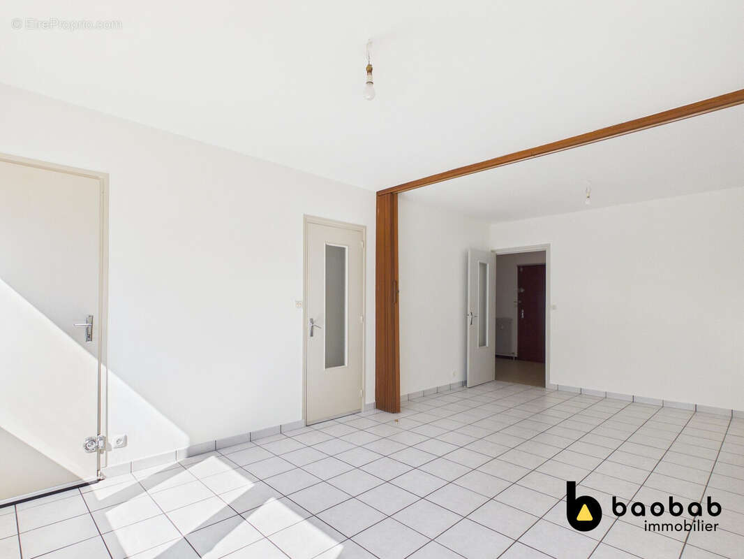 Appartement 47 m² à Chambery  - photo 6