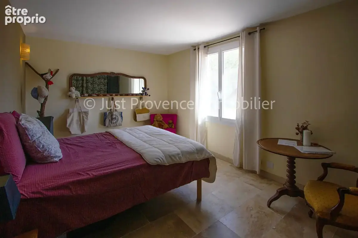 Maison Saint Hippolyte Le Graveyron 6 pièces 179 m2 avec garage sur 8685 m² - photo 15