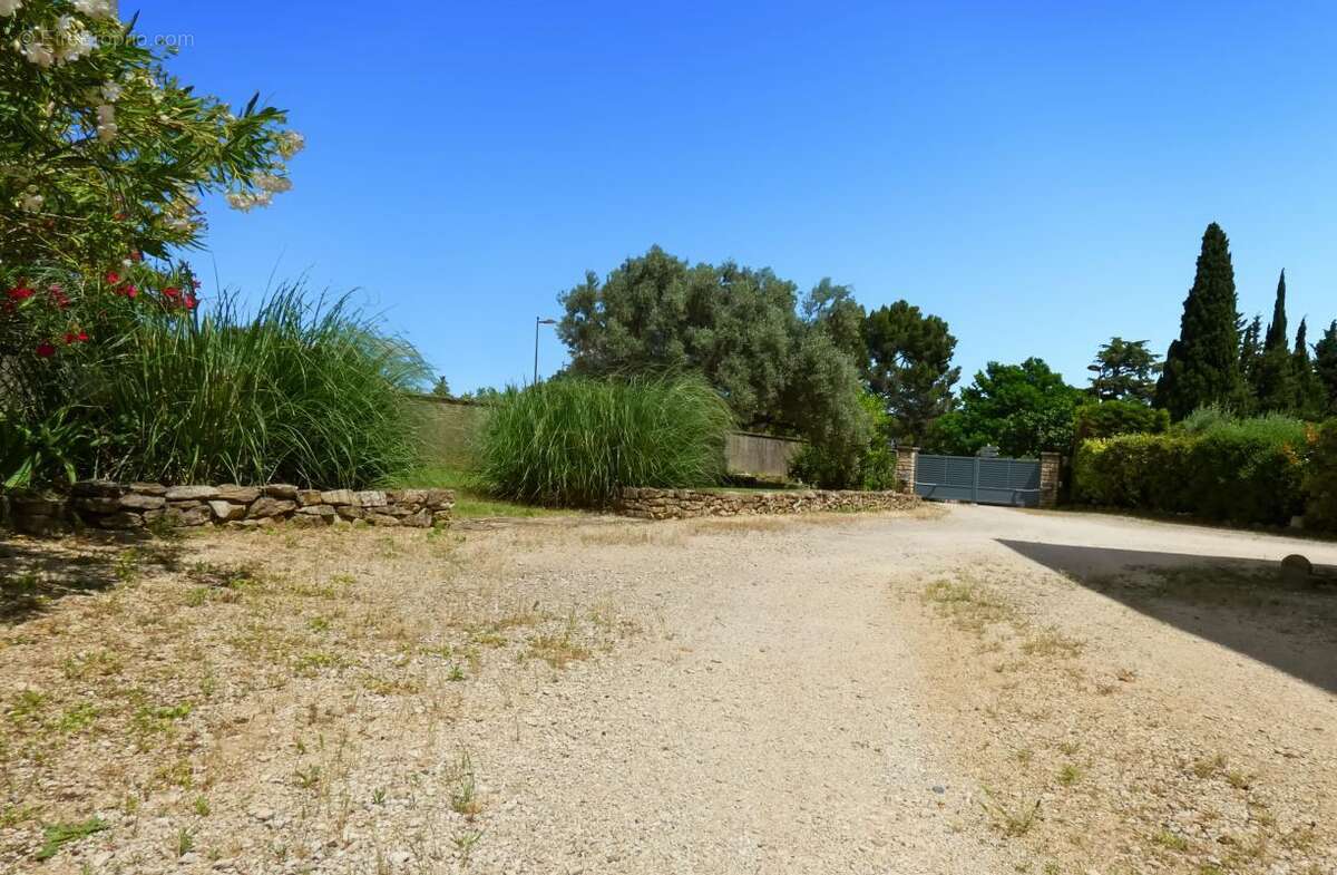 Maison à LAUDUN-L'ARDOISE