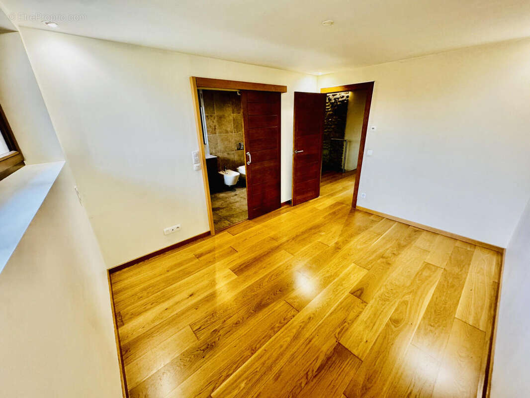 CH 2 (2) - Appartement à VIRY