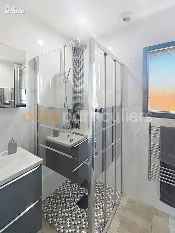 Exclusivité : Périgny, 190 m² de lumière et d'espace aux portes de La Rochelle - photo 4