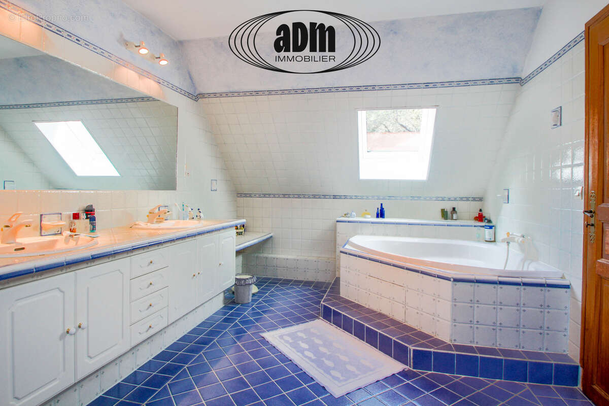 Maison à BAILLY-ROMAINVILLIERS