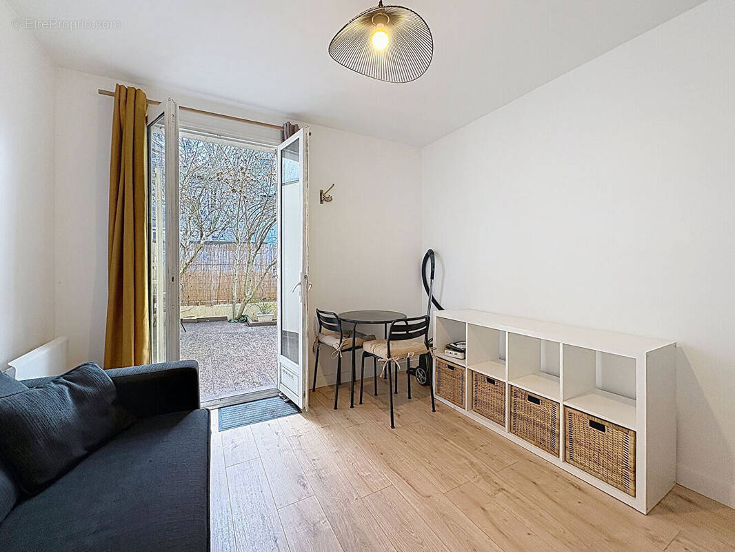 Appartement à LES LILAS