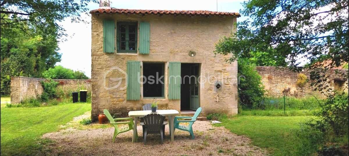 Maison à SAINT-FRAIGNE