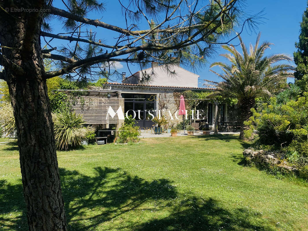 Maison à MORNAC-SUR-SEUDRE
