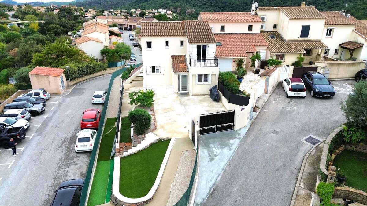 Maison à MANDELIEU-LA-NAPOULE