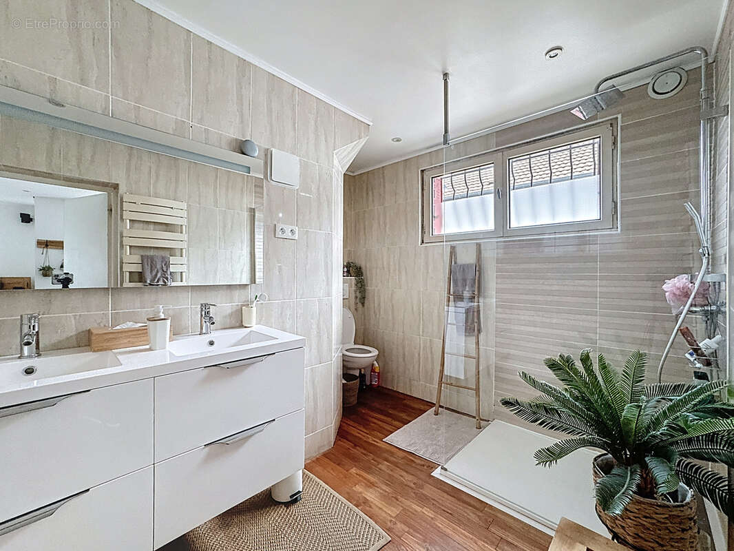 Maison à PARAY-VIEILLE-POSTE