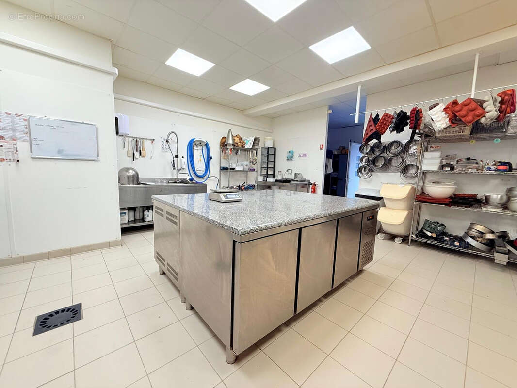 Commerce à BOURG-SAINT-ANDEOL