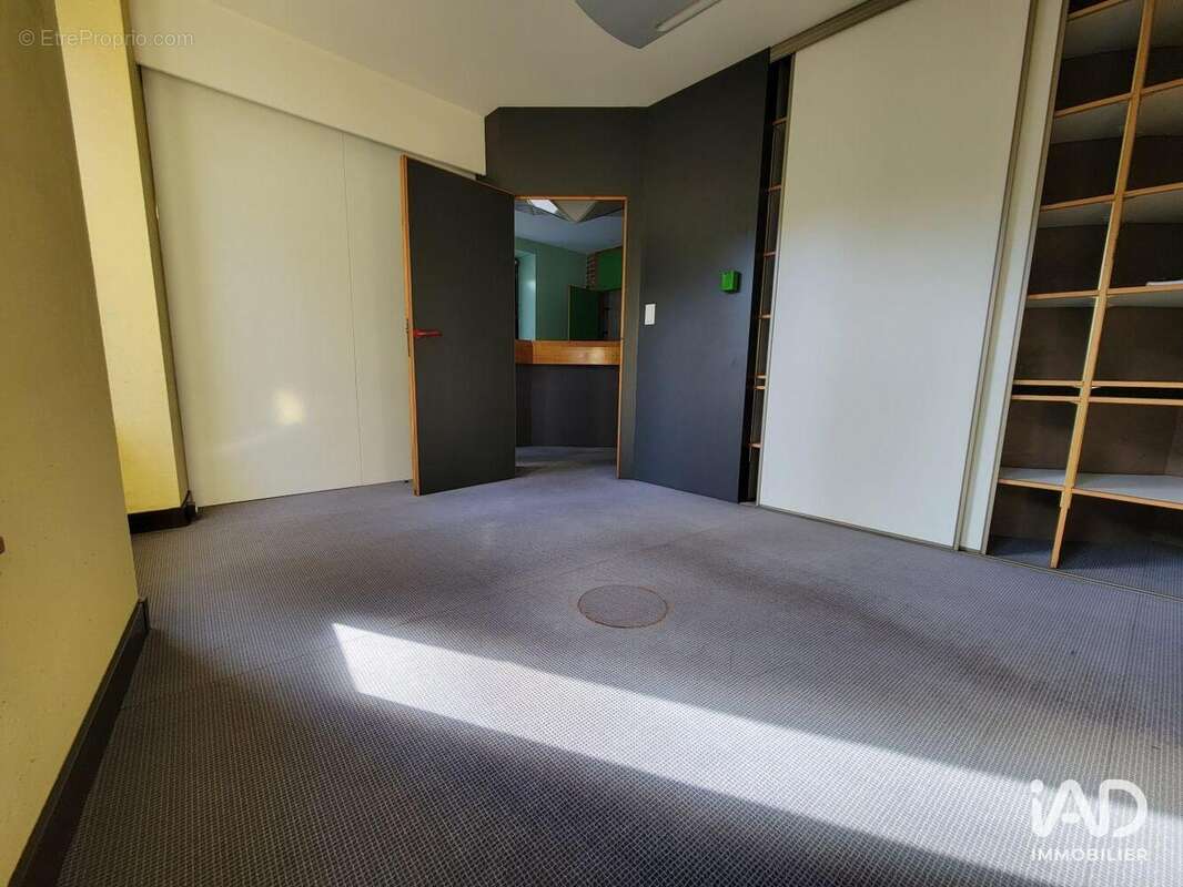 Photo 6 - Commerce à AUTUN