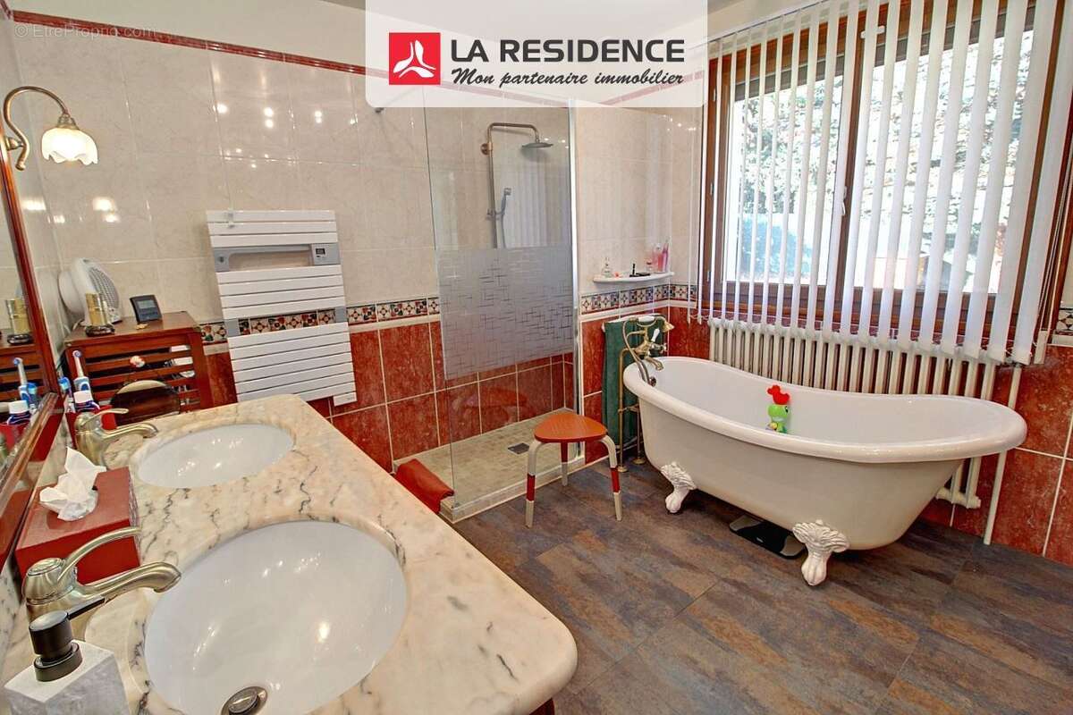 Maison à VAUX-SUR-SEINE