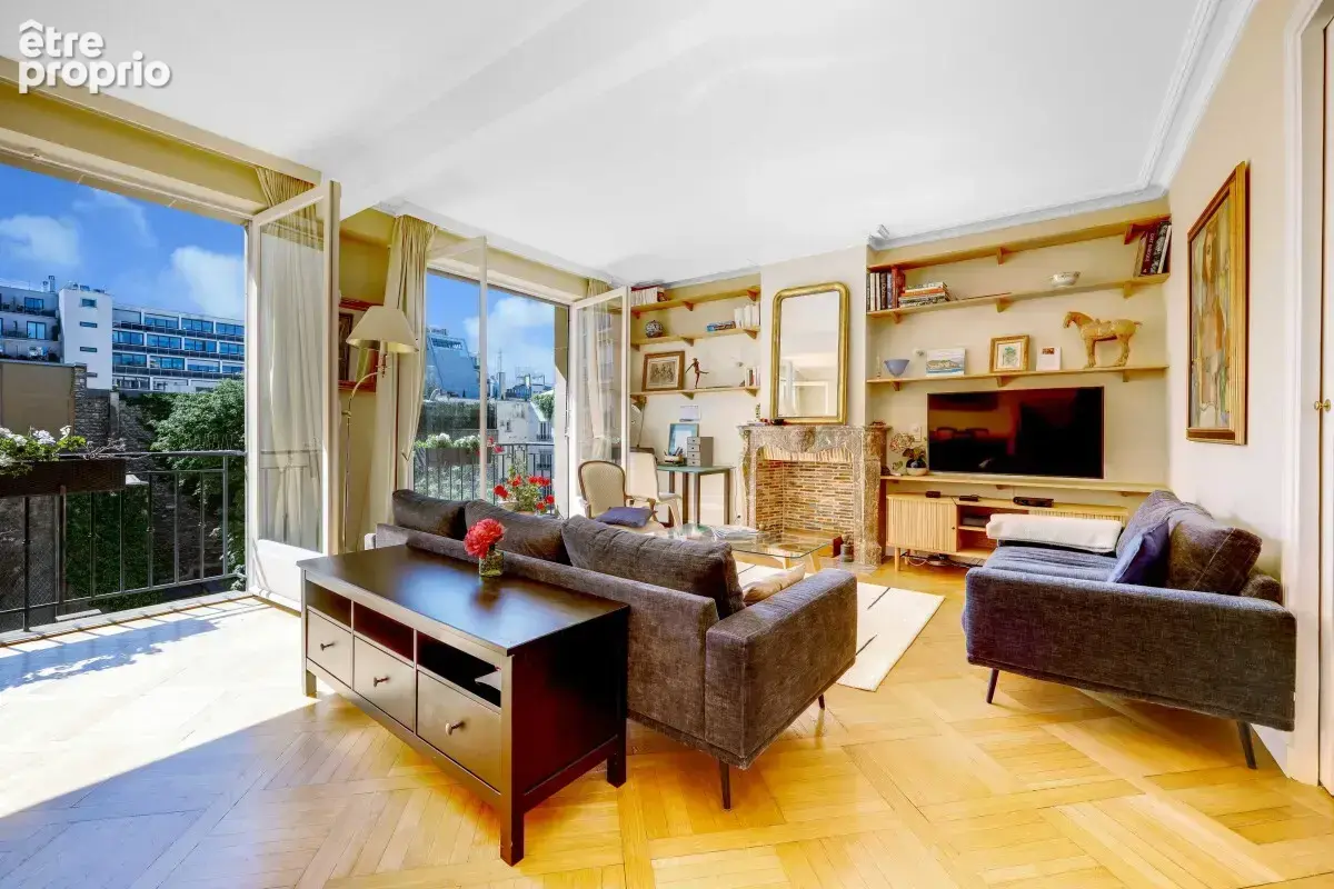 Appartement à PARIS-16E