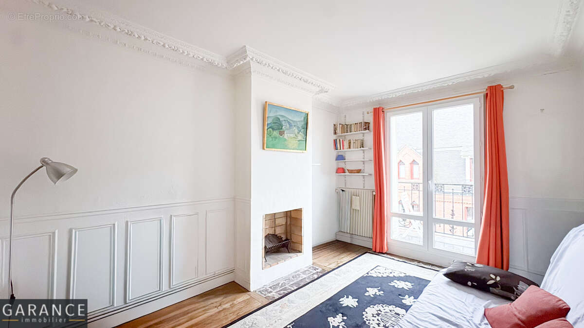 Appartement à PARIS-14E