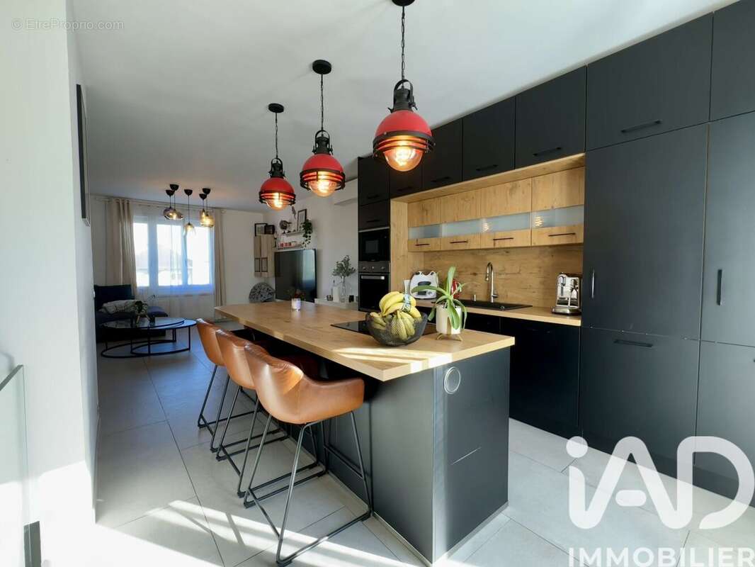 Photo 2 - Maison à MONTIGNY-LES-CORMEILLES