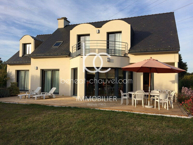 Maison à SAINT-AVE