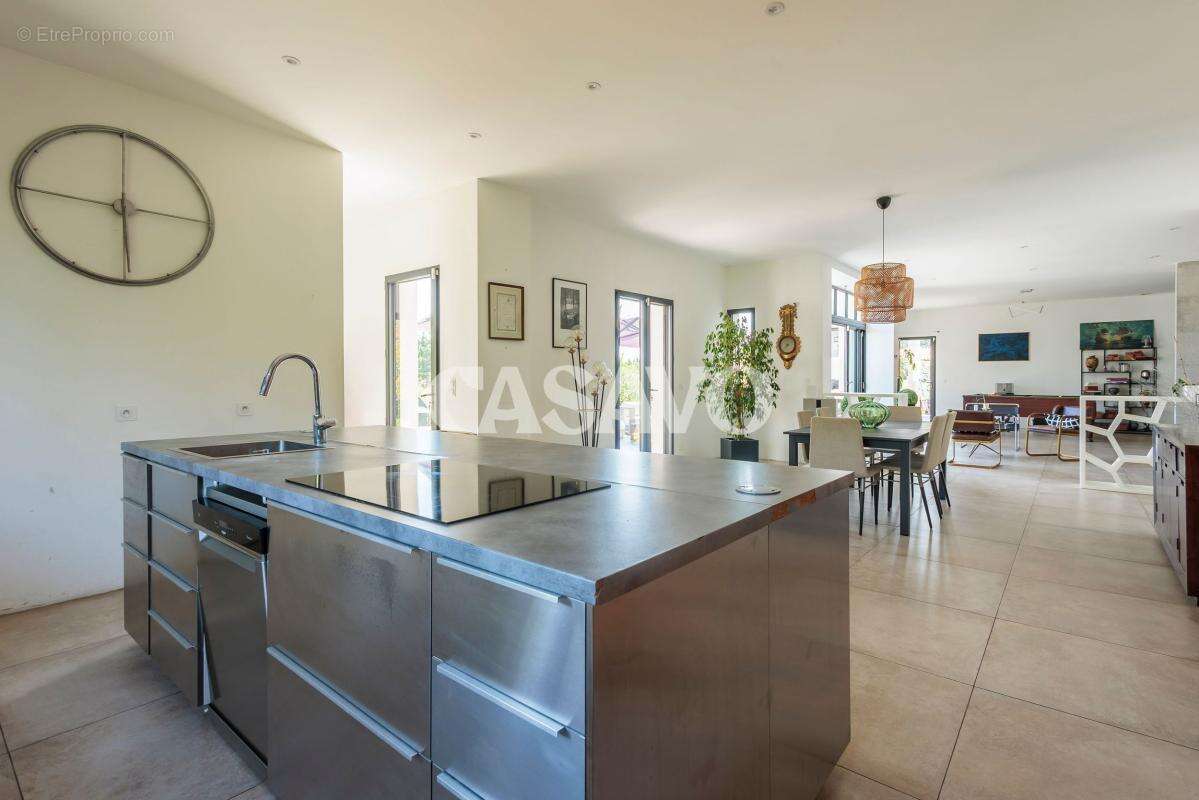 Vente Maison 7 pièces de 285m² - 13200 Arles - photo 12