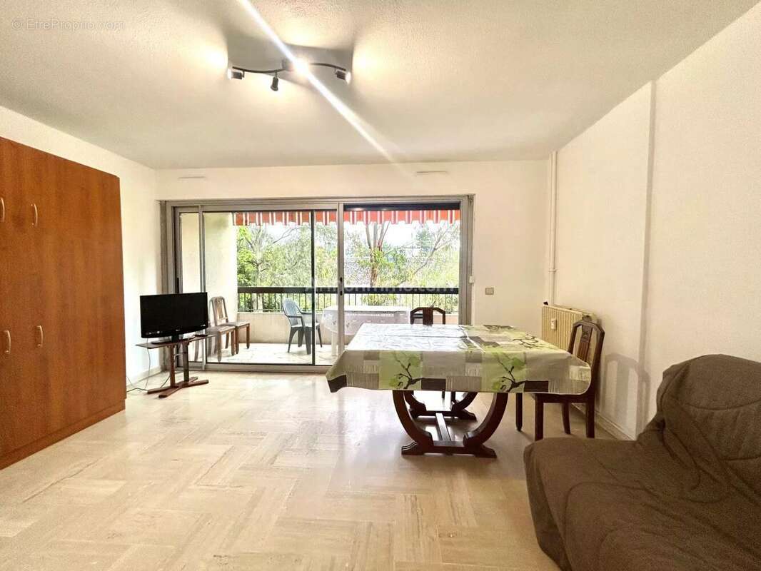 Appartement à VILLENEUVE-LOUBET