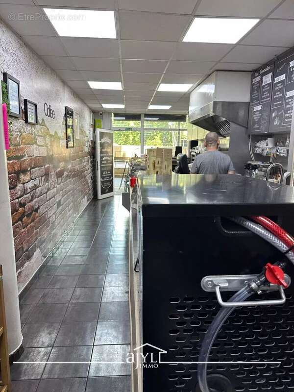 Commerce à MARSEILLE-8E