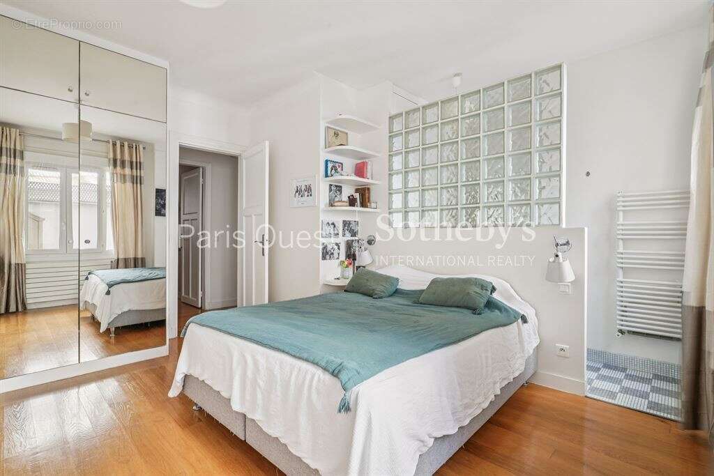 Appartement à NEUILLY-SUR-SEINE