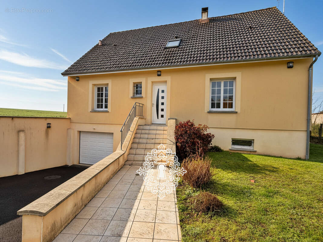 Maison à LONGUEVILLE