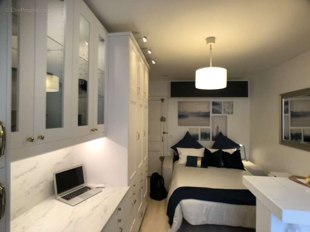 Appartement à PARIS-7E