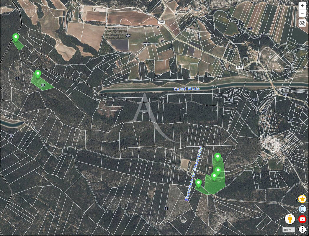 Terrain à SAINT-JULIEN