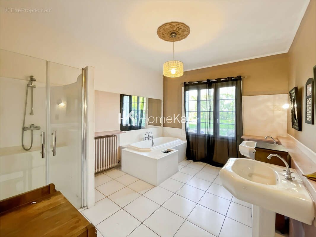 Maison à VERDUN-SUR-GARONNE