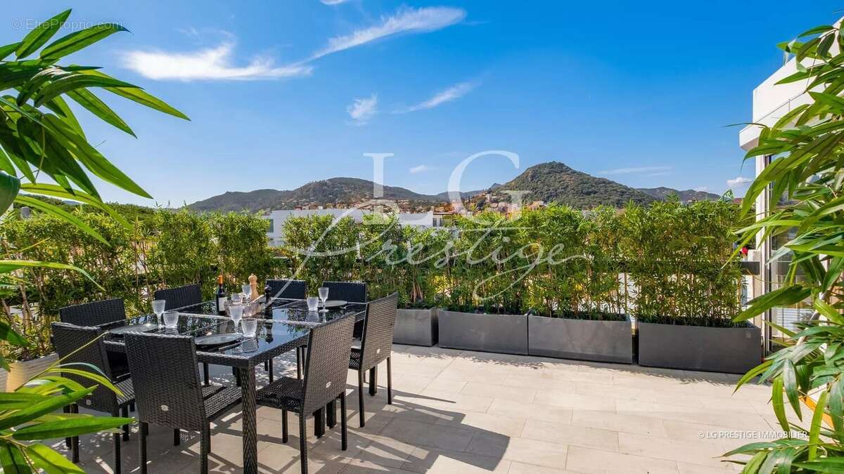 Appartement à MANDELIEU-LA-NAPOULE