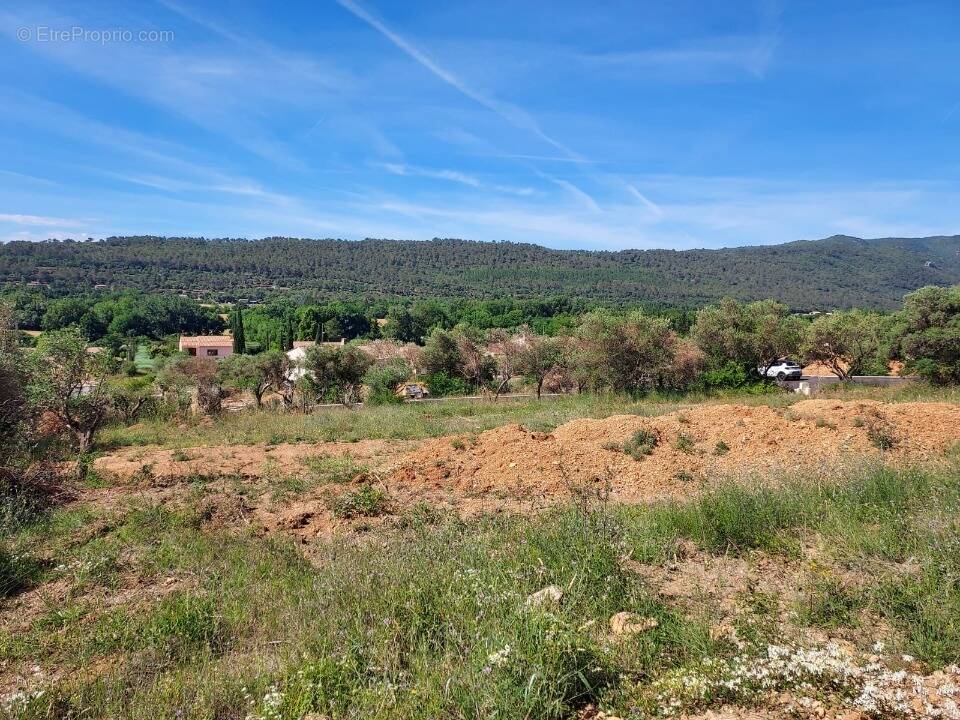 Photo Terrain à Camps-La-Source au prix de 185 000€